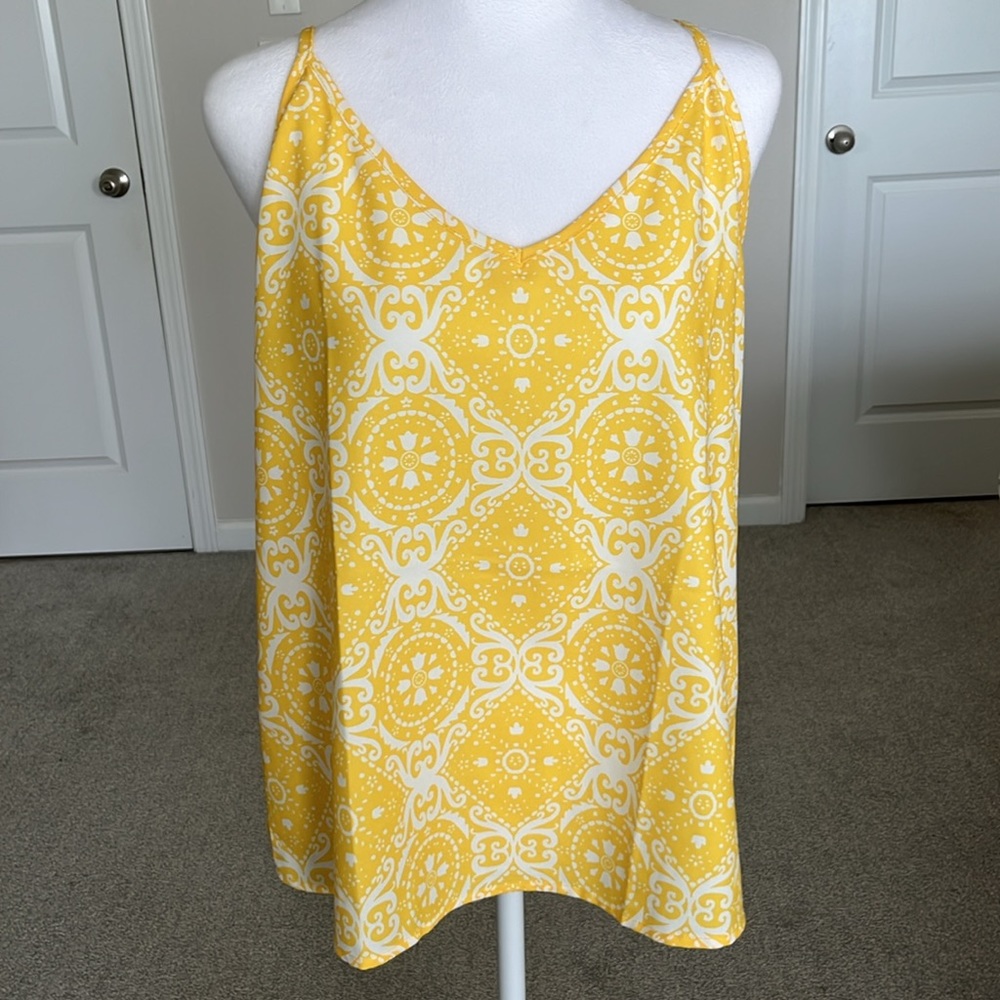 NWOT Tecrew Womans Floral VNeck Boho Spaghetti Strap Tank Top Size Medium